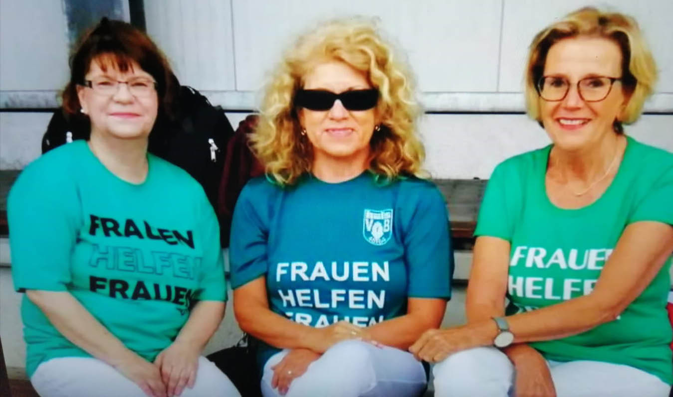 Die Vorsitzende Petra Kläser und die beiden Stell-Vertreterinnen Sabine Goi und Gabriele Wiese-Kowalzik